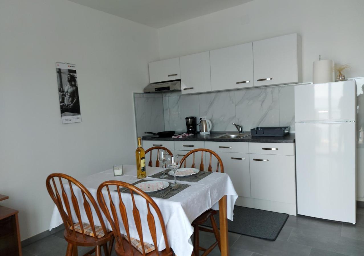 Apartmani Mare Novi Vinodolski Luaran gambar